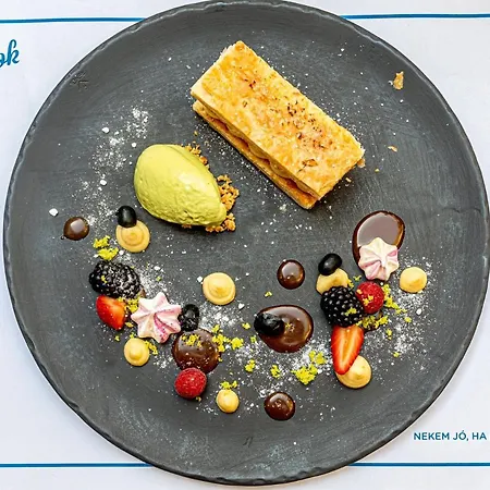 Hotel Imola Udvarház Dessert 3*
