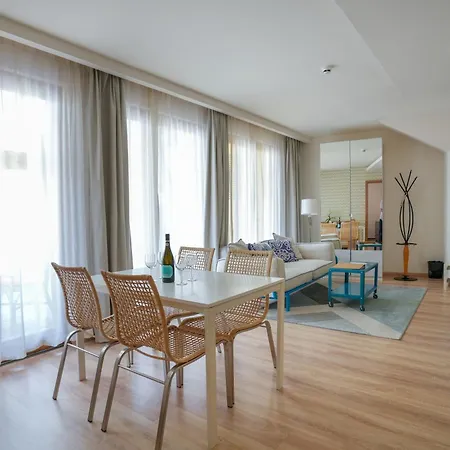 Imola Udvarhaz Dessert Hotel 3*