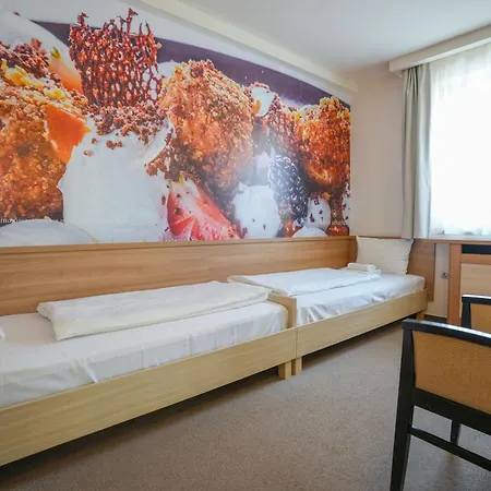 Imola Udvarhaz Dessert Eger