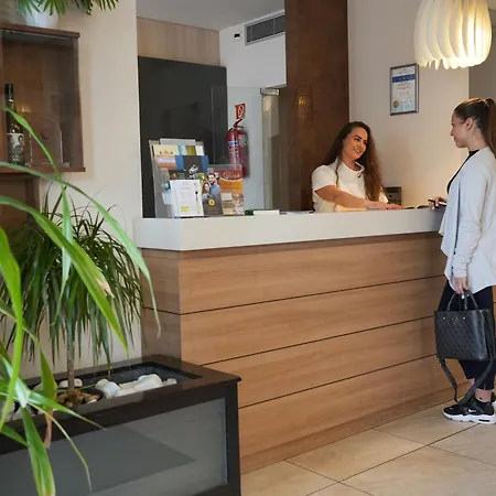 Imola Udvarhaz Dessert エゲル