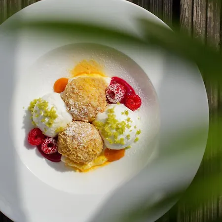 Imola Udvarhaz Dessert 3*