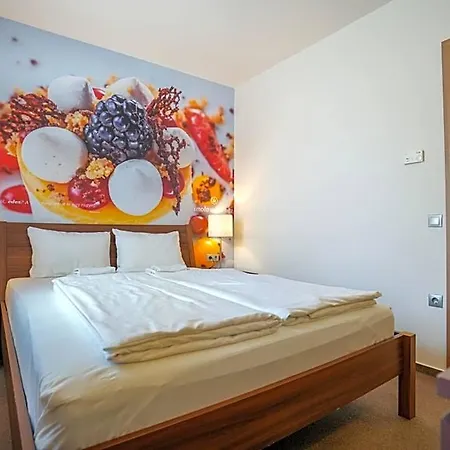 Imola Udvarhaz Dessert فندق